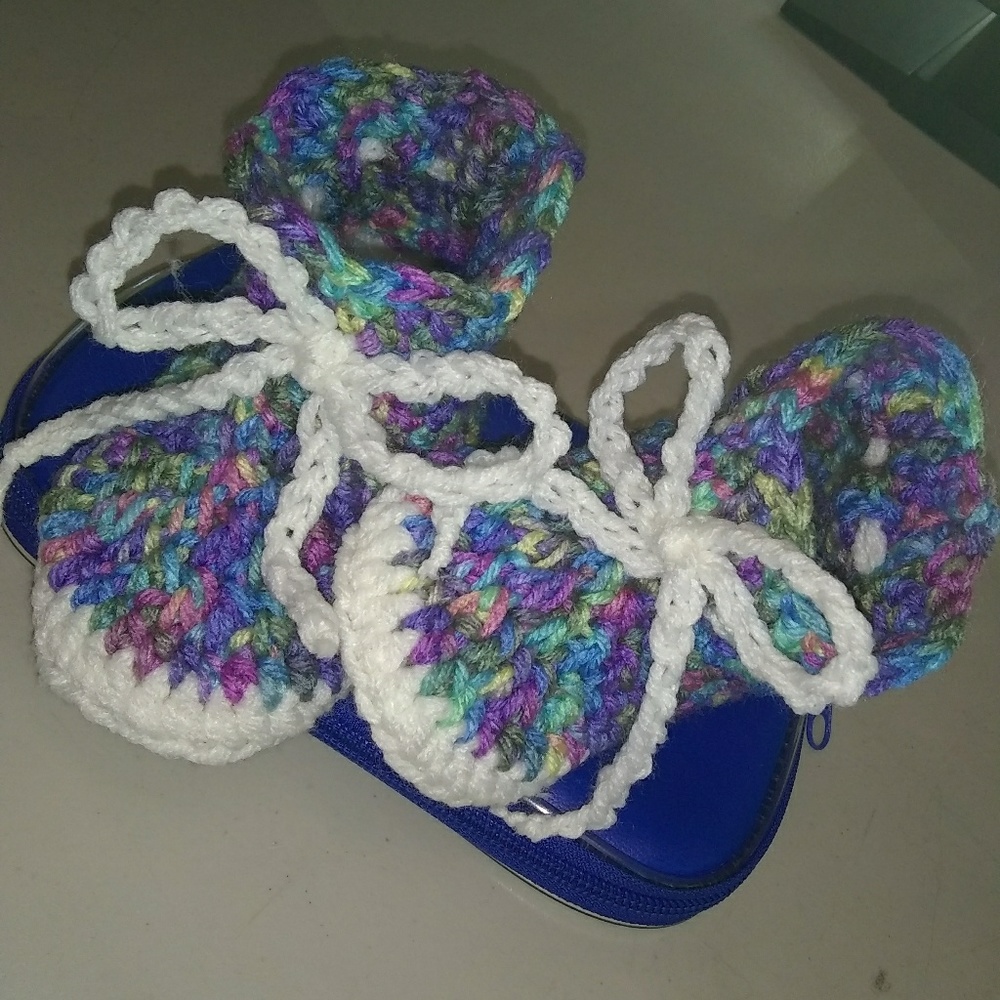 NWOT Crochet Baby Booties 9 - 12 months Handmade